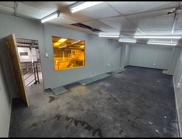 600M² WAREHOUSE TO LET IN WADEVILLE